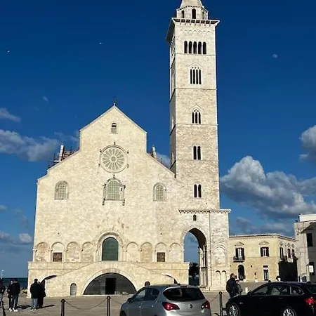 Charmante In Trani